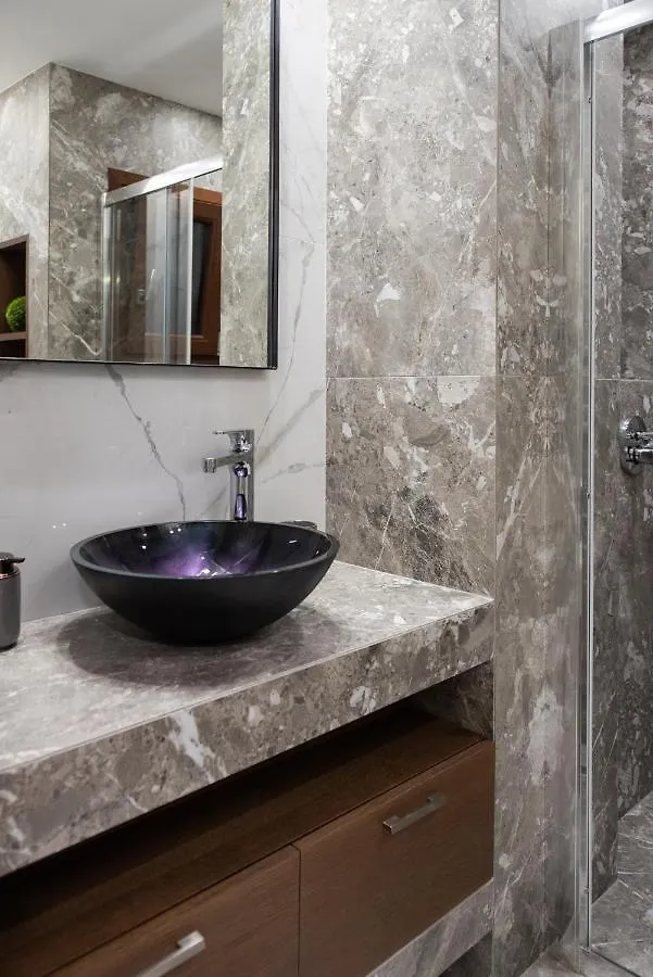 C34 Onyx Stylish Central Салоники
